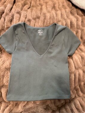 Rue21 Women's V-Neck Ribbed Tee in Olive Green